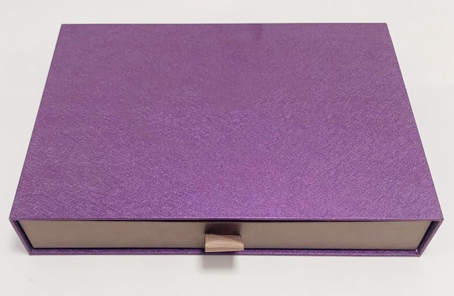 Exquisite Hotel Gift Packing Boxes Cardboard Drawer Box Gold Color Logo