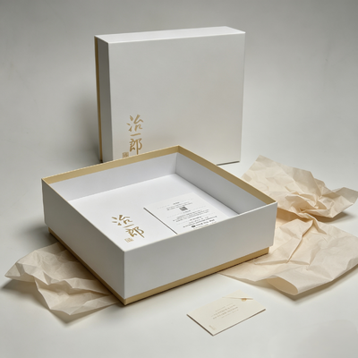 Guter Preis Elegante, minimalistische Schokoladen-Verpackungsschachteln im japanischen Stil mit matter Laminierung und hellgoldener Innenverkleidung, perfekt für gebackene Snacks Online