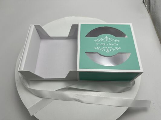 Guter Preis Individuelle Kuchen-Kartonschachtel in verschiedenen Ausführungen: Schubladenschachtel, Schachtel in Buchform und Stülpdeckelschachtel mit Prägung und UV-Beschichtung online