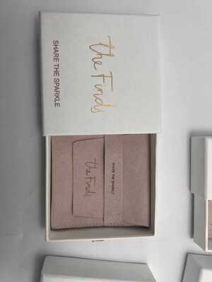 Guter Preis Rigid cardboard Jewelry Paper Box with matte laminated surface customizable sizes and styles including flip lid drawer and two piece box ideal for packaging online