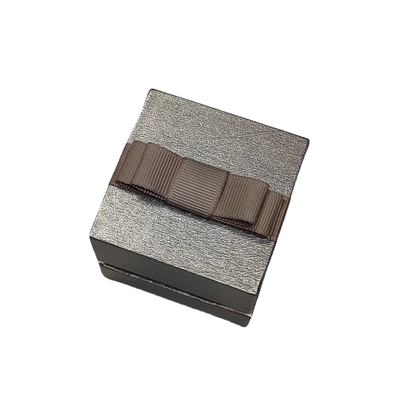 Guter Preis Steibe graue Pappe Schmuckpapierbox mit Kunstpapier verpackt angepasste Abmessungen für die Verpackung von Ringen Halsketten und Ohrringe online