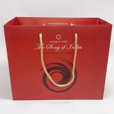 Guter Preis Personifiziertes aufbereitetes Geschenk sackt Butiken-Karten-Papier-Geschenk-Taschen mit pp.-Griff ein Online