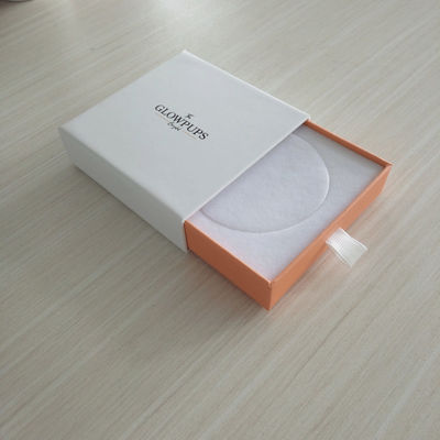 Guter Preis Weiße Armband-kundenspezifisches Geschenkbox-Verpacken der Pappschmuckkästchen-157gsm Online